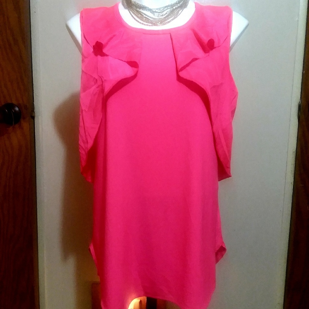 Brand New!! Beautiful on Trend Tank!